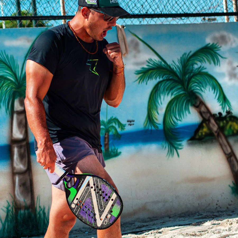 Victor Lucente, professor de Beach Tennis